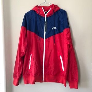 Nike mens wind runner jacket NWT Navy Red